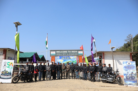 असम राइफल्स आणि भारतीय तटरक्षकाची संयुक्त बाइक रॅली पांगसाऊ दर्यावर संपली