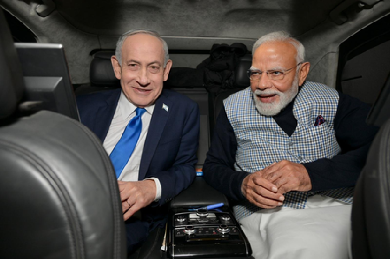 इजरायली संसदेत पीएम मोदींचा ऐतिहासिक भाषण, नेतन्याहू सोबत फोटो शेअर
