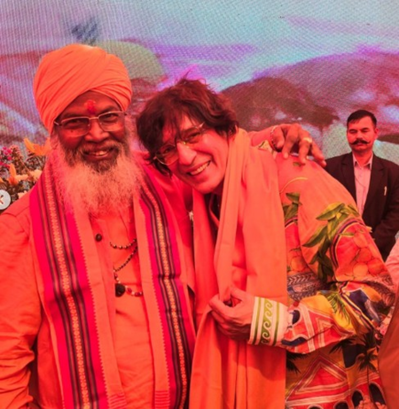 चंकी पांडे हनुमान जीच्या जन्मस्थळी, विशेष पूजा केली