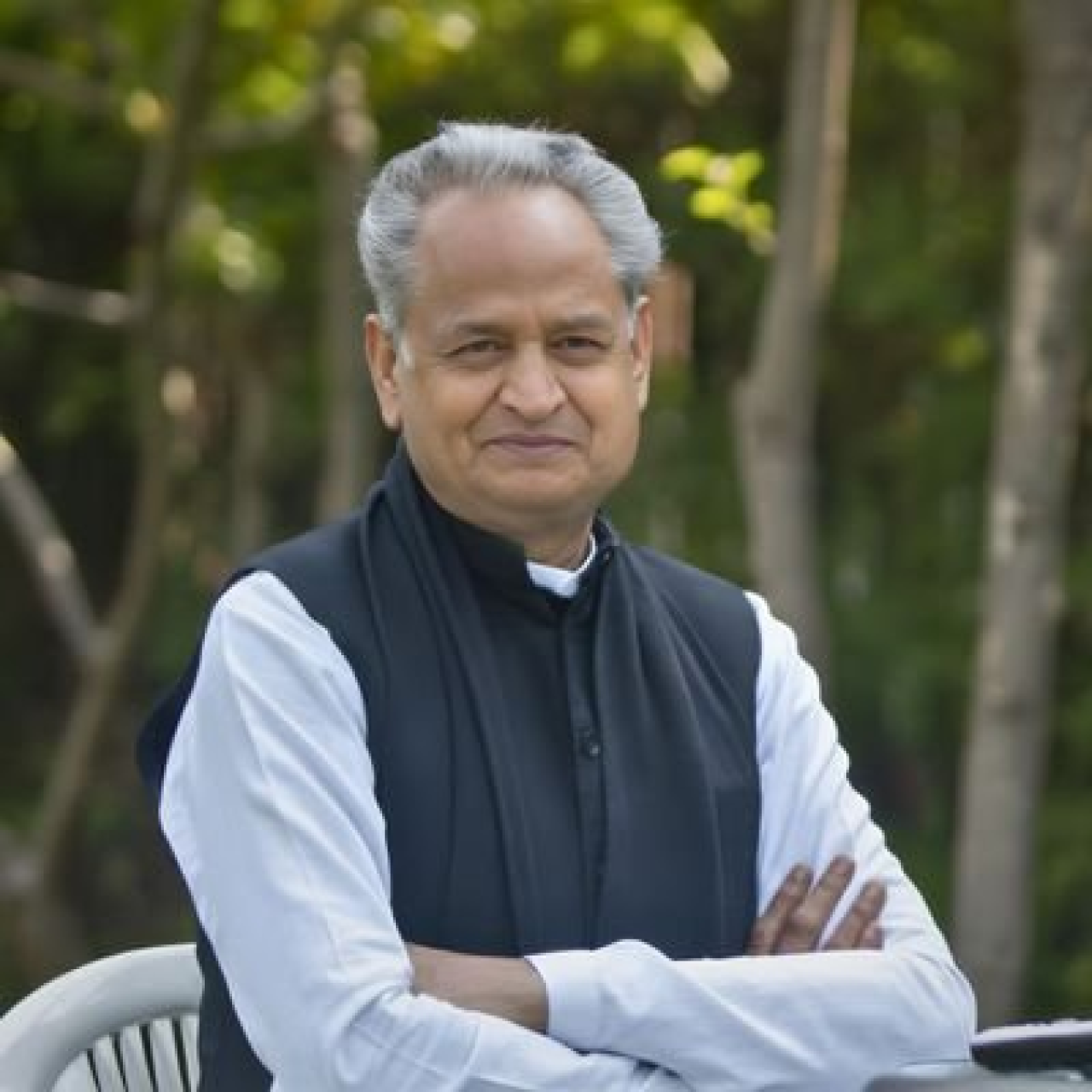 अशोक गहलोत यांनी जयपुरच्या महिला रुग्णालयात आईपीडी टॉवरच्या उभारणीतील विलंबावर चिंता व्यक्त केली