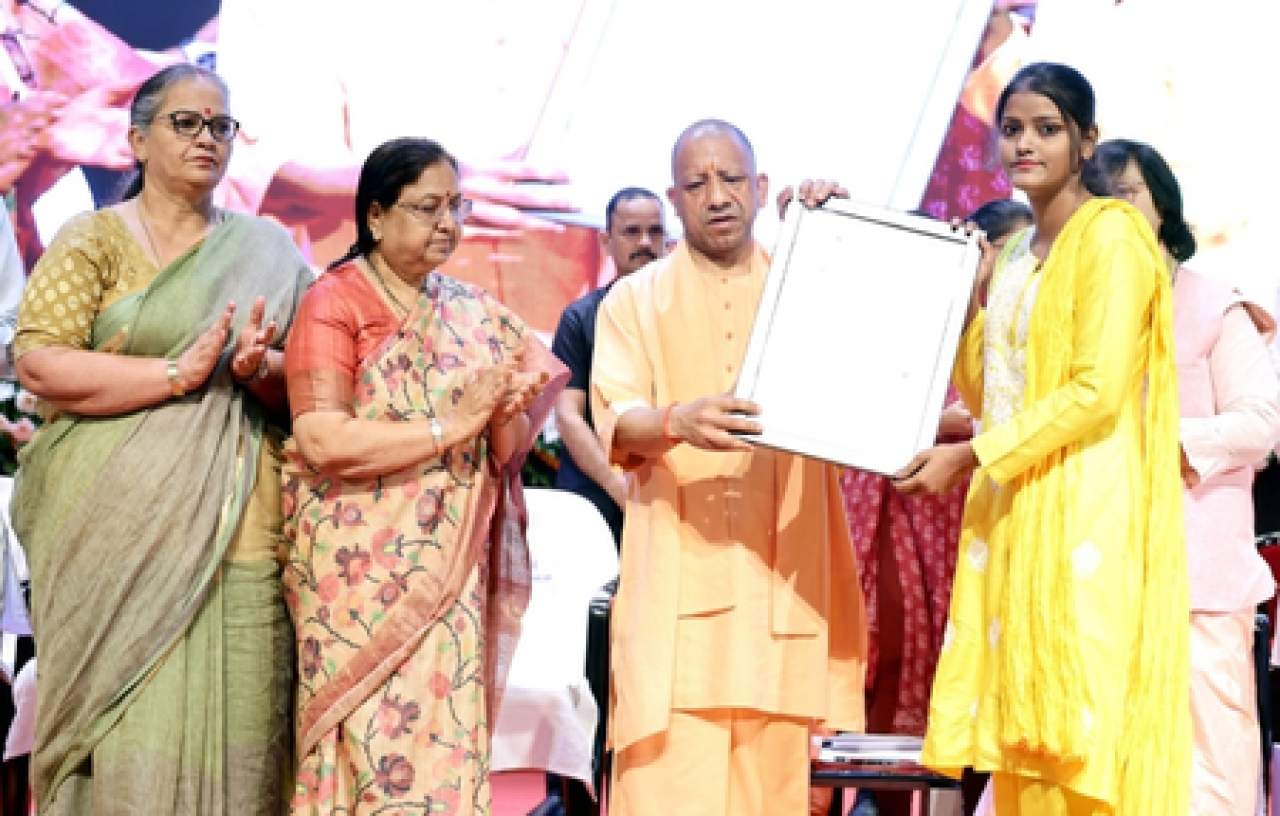 आंगनवाड़ीमध्ये 5,000 कार्यकत्र्या आणि 60,000 सहायिकांची भरती: मुख्यमंत्री योगी