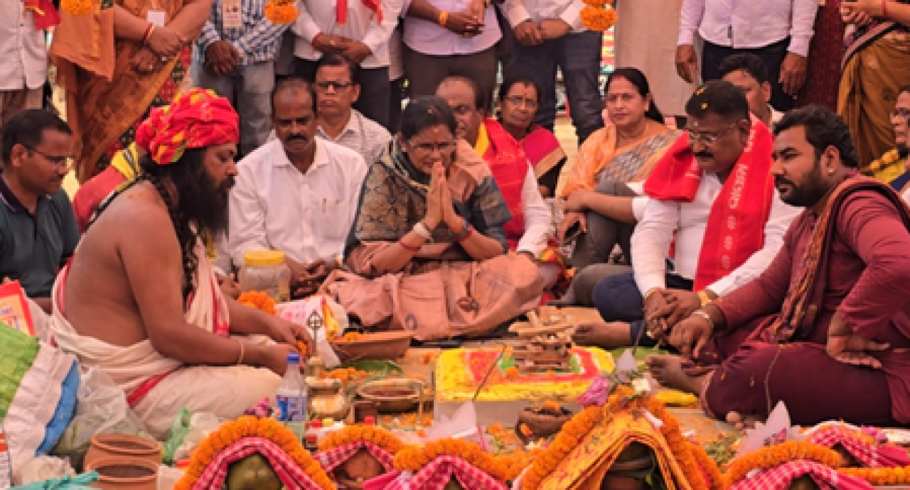 ओडिशात उपमुख्यमंत्री प्रवती परिदा यांचा मां लक्ष्मी मंदिराचा शिलान्यास