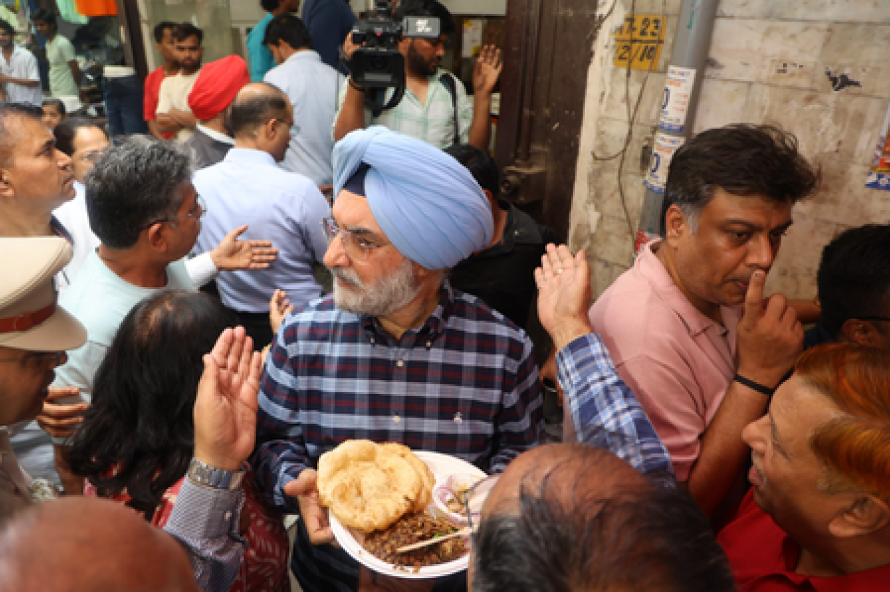 कमला नगर बाजारातील समस्यांचे उपराज्यपालांनी दिले समाधानाचे आश्वासन