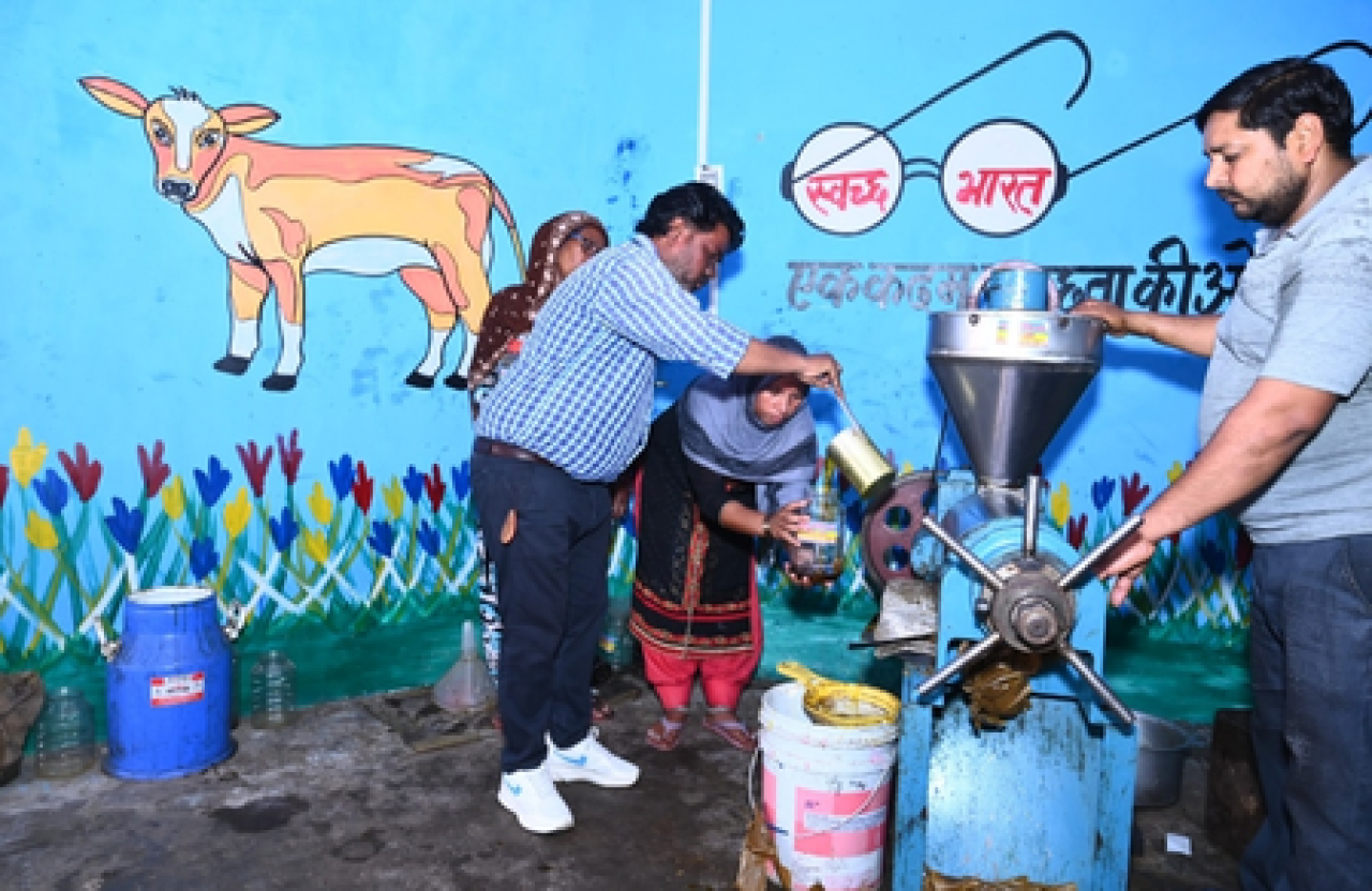 गोबरधन योजनेने यूपीच्या गावांची बदलली चित्रे