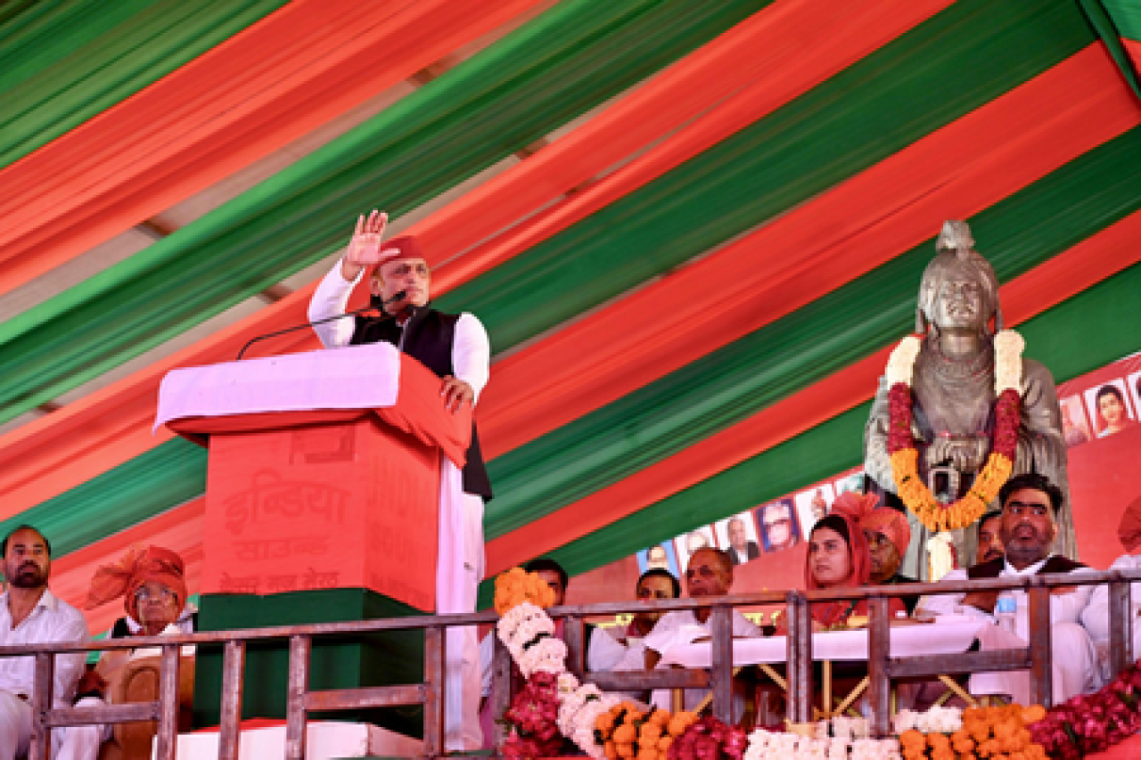 दादरीत अखिलेश यादव यांचा महिलांसाठी महत्त्वाचा निर्णय दादरीत अखिलेश यादव यांचा महिलांसाठी महत्त्वाचा निर्णय