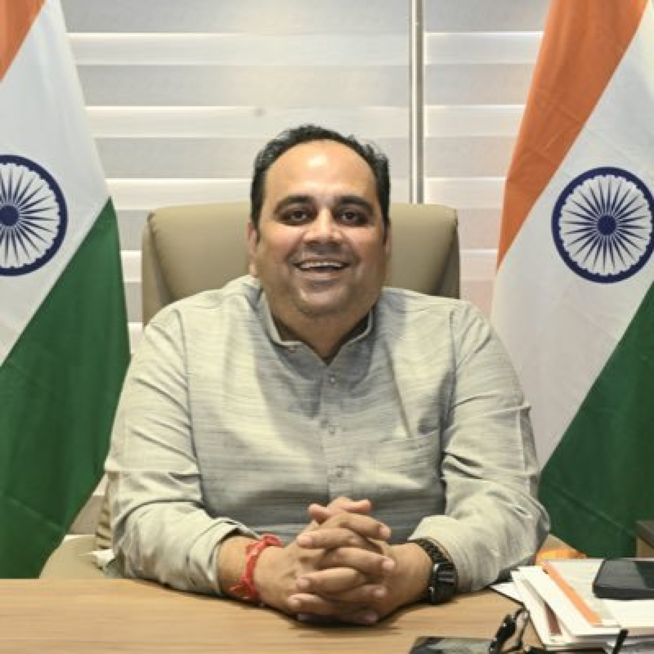 दिल्लीच्या परिवहन मंत्र्याचा आप विधायकोंवर आरोप दिल्लीच्या परिवहन मंत्र्याचा आप विधायकोंवर आरोप