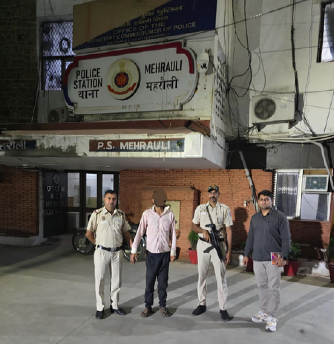 दिल्लीमध्ये लूट करण्याच्या प्रयत्नात दोन नाबालिगांना अटक