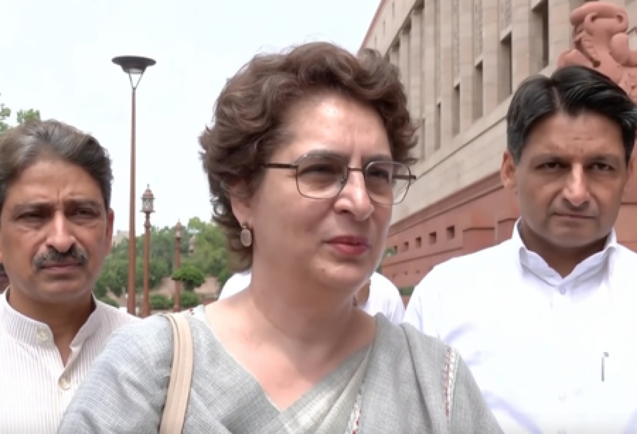 पश्चिम एशियामध्ये तणावावर प्रियंका गांधींचा गंभीर इशारा