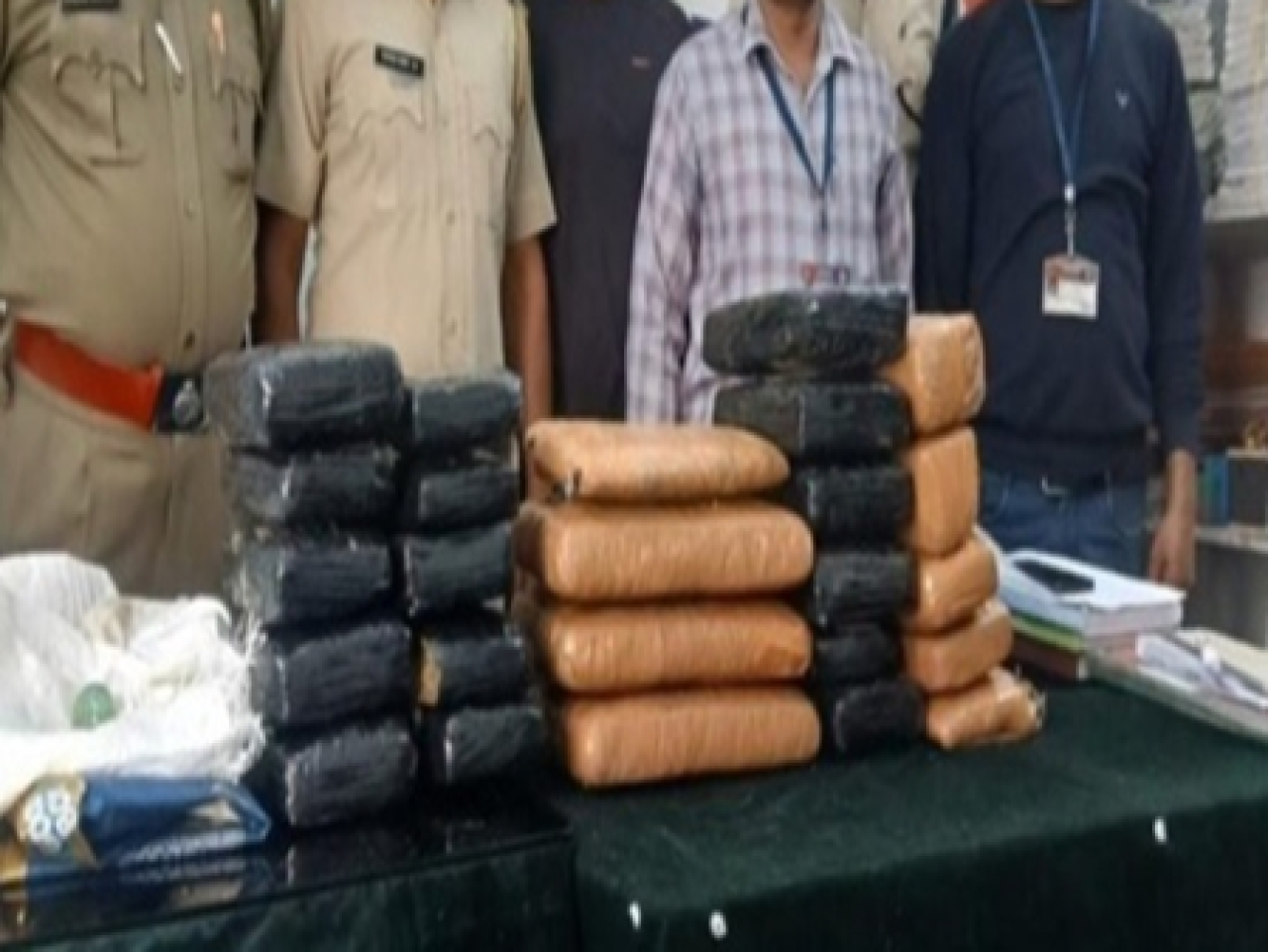 पूर्वोत्तरात आरपीएफचा अभियान, १.९३ कोटींचा प्रतिबंधित सामान जप्त