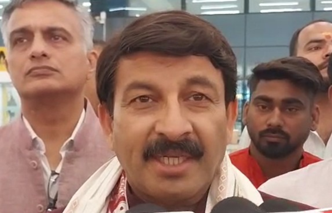 पेट्रोल-डिझेलवर उत्पाद शुल्कात १० रुपयेची कपात, मनोज तिवारींचा आनंद