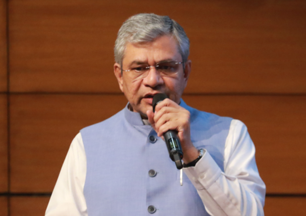 भारतीय रेल्वेने वाढत्या गर्दीवर नियंत्रण ठेवण्यासाठी नवीन उपाययोजना जाहीर केल्या