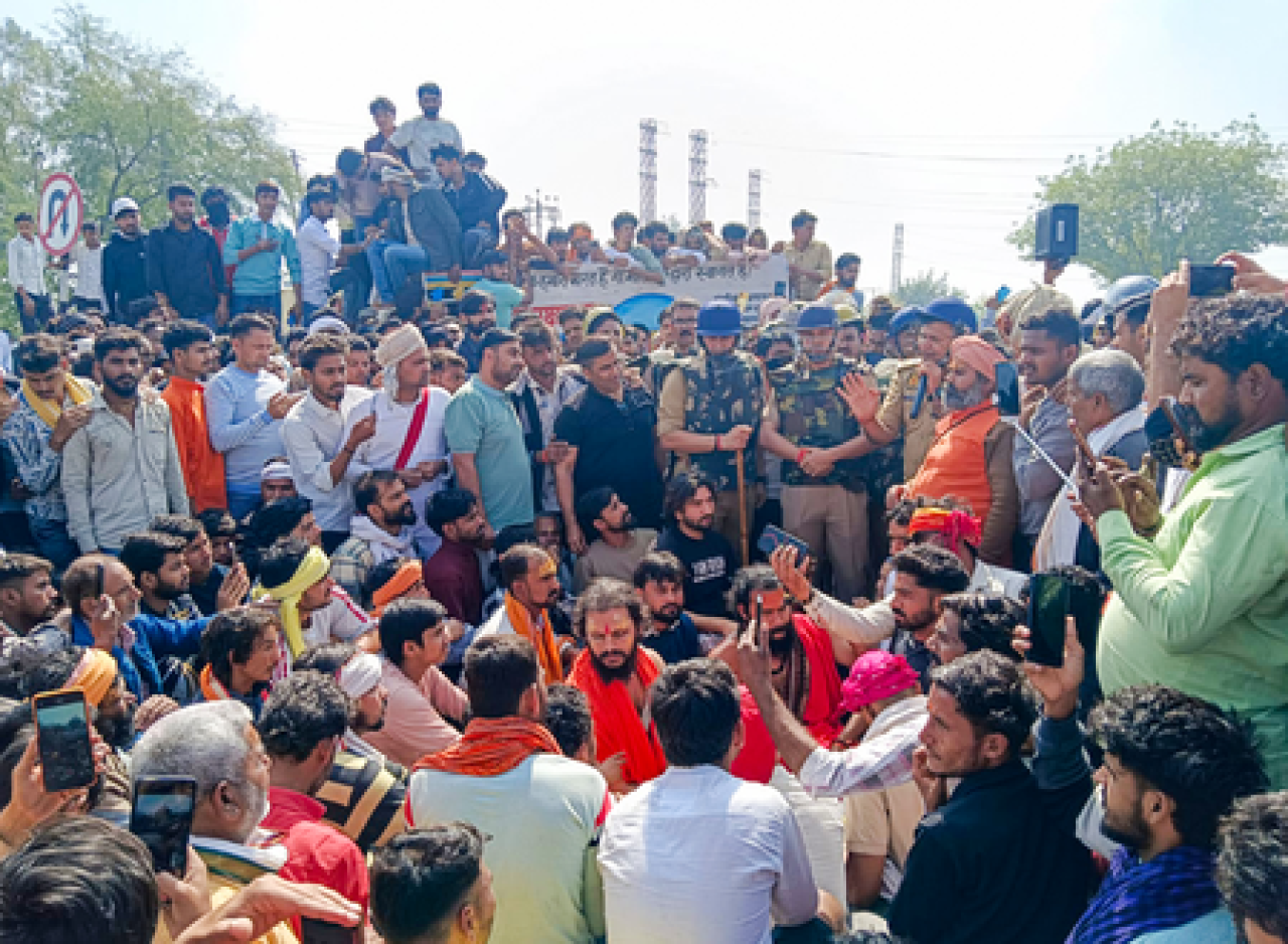 मथुरामध्ये फरसा वाले बाबांची मृत्यू: विश्व हिंदू परिषदने एफआयआर दाखल केली