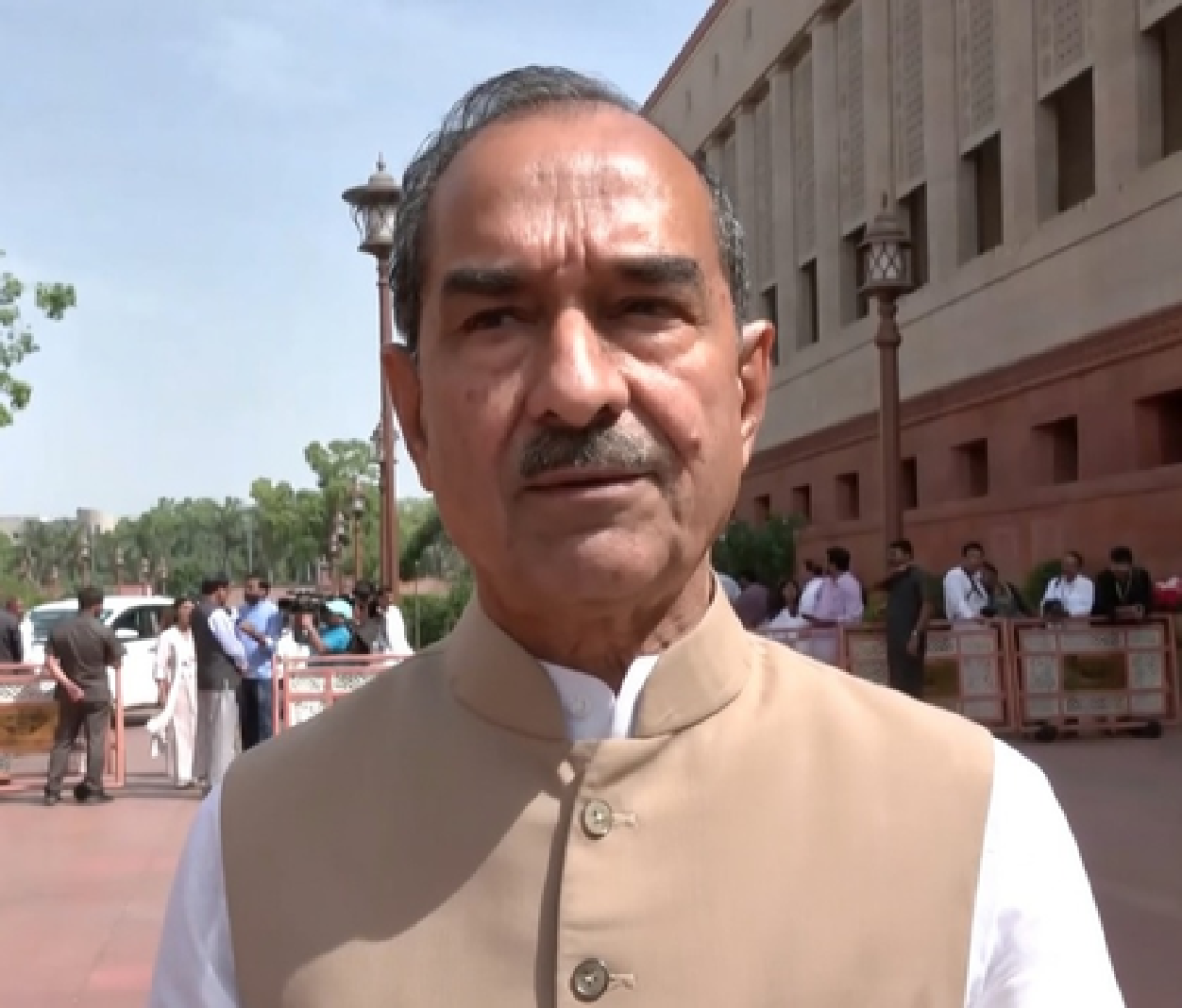 ममता बनर्जीच्या खाण्यावरच्या विधानावर भाजपाचे विरोधक आक्रमक