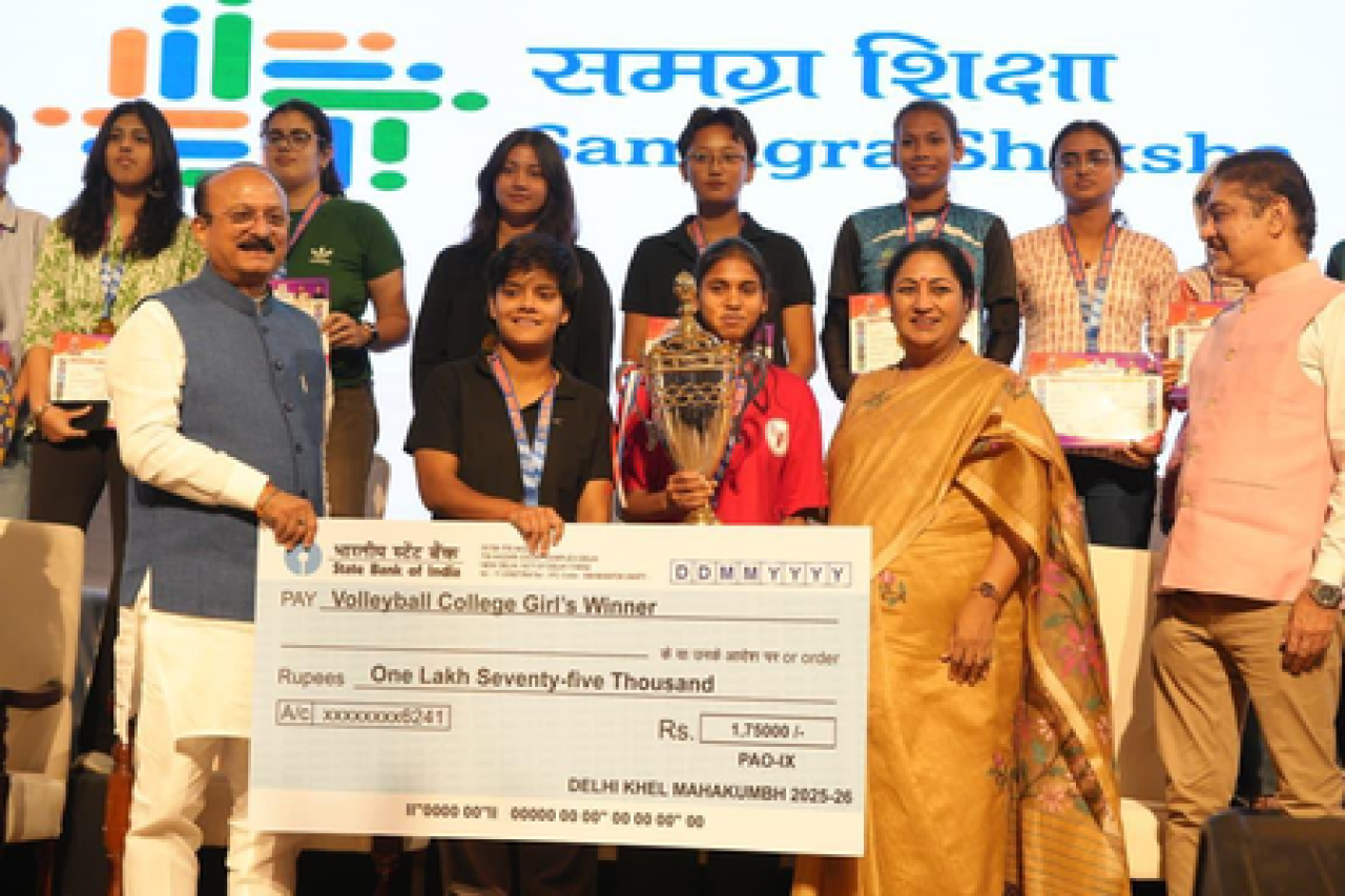 यशोत्सव 2026: दिल्लीच्या सीएम रेखा गुप्ता यांनी विद्यार्थ्यांना सन्मानित केले