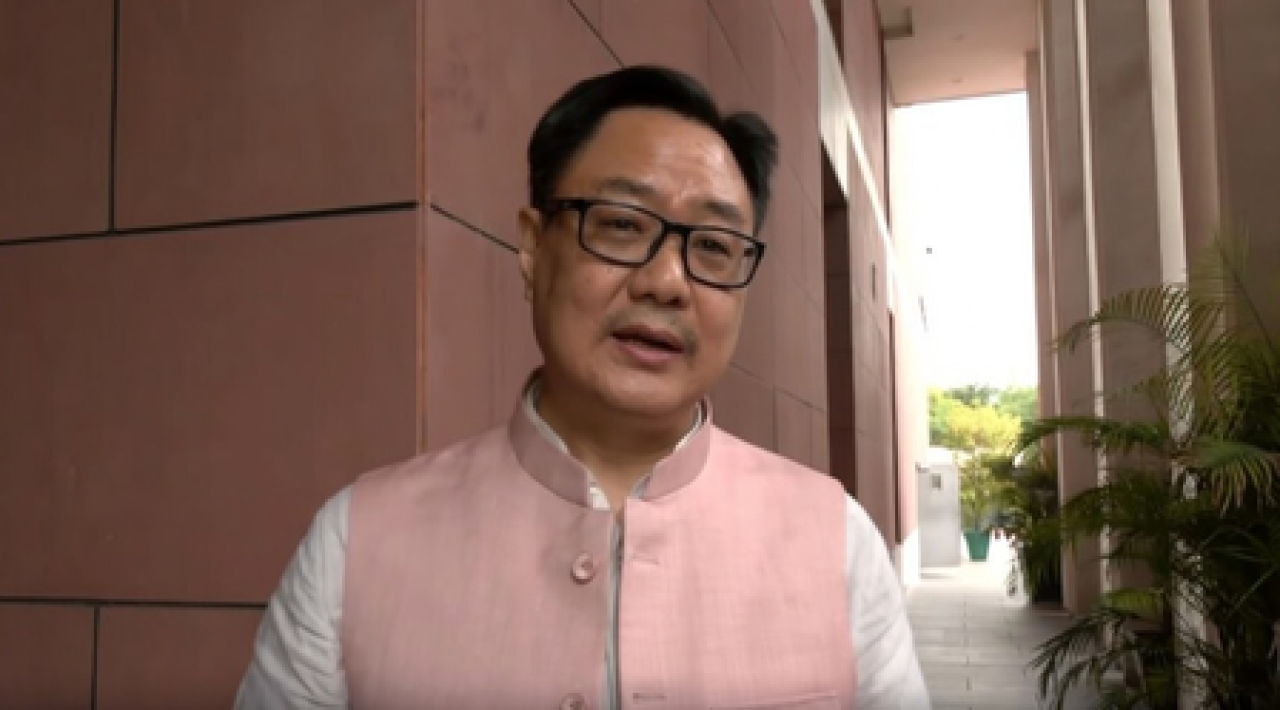 राहुल गांधी उग्रवाद्यांच्या सहवासात का असतात? किरेन रिजिजूंचा सवाल राहुल गांधी उग्रवाद्यांच्या सहवासात का असतात? किरेन रिजिजूंचा सवाल