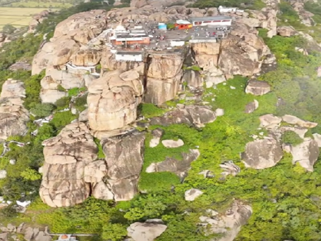 अंजनाद्रि पहाड़ी: 462 सीढ़्यांची चढाई आणि हनुमानाची कथा