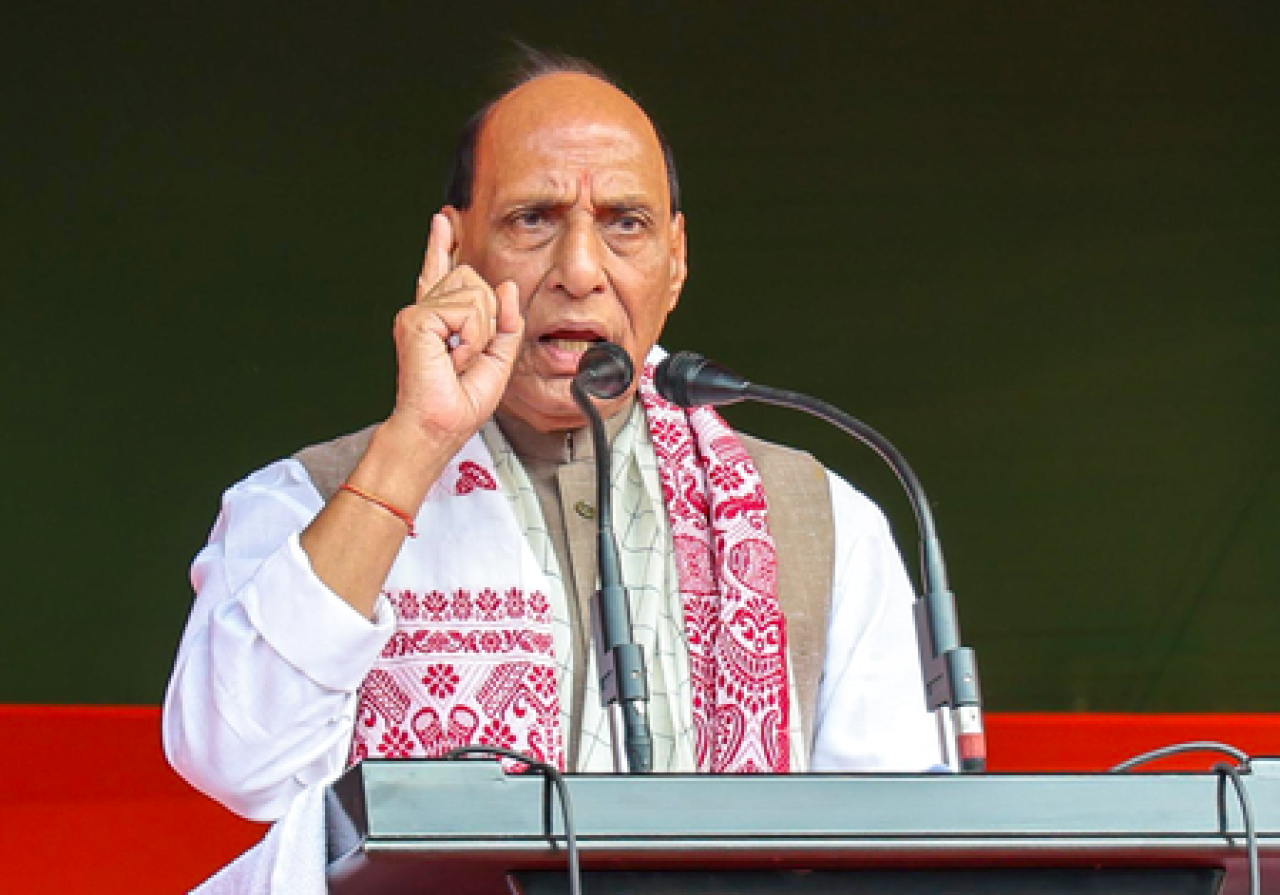 आधुनिक शस्त्र खरेदीसाठी रक्षा मंत्रालयाचा १.८६ लाख कोटींचा बजेट वापर आधुनिक शस्त्र खरेदीसाठी रक्षा मंत्रालयाचा १.८६ लाख कोटींचा बजेट वापर