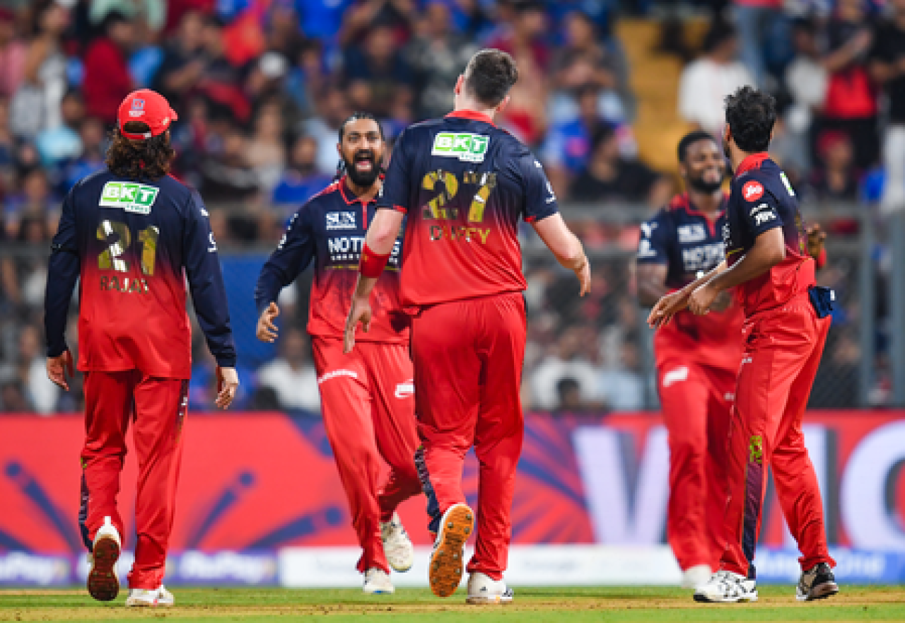 आरसीबीने एमआयला हरवून IPL 2026 मध्ये महत्त्वाची विजय मिळवला