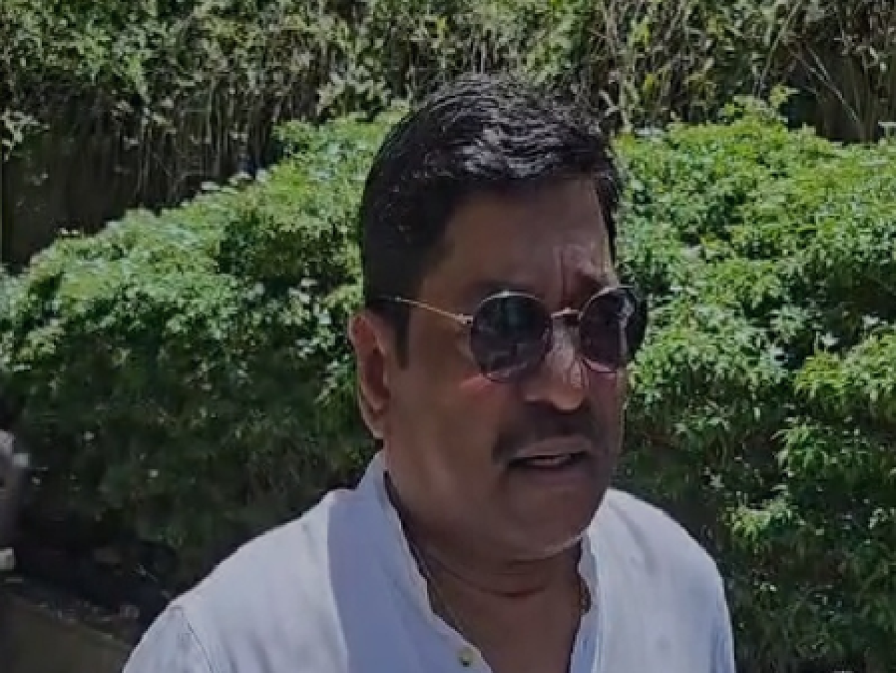 आशा भोसले यांची अंतिम विदाई: कलाकारांची भावुकता
