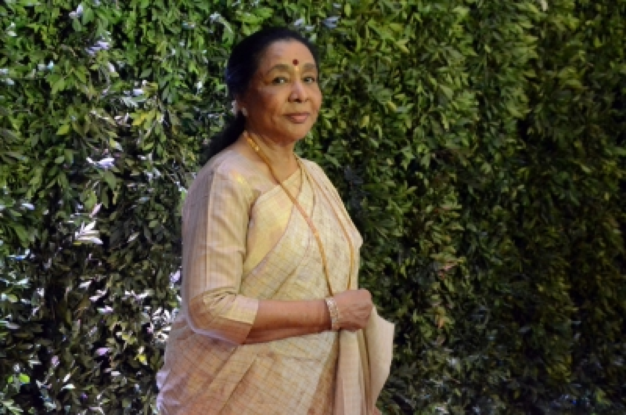 आशा भोसले यांच्या निधनाने देशभर शोकाची लहर
