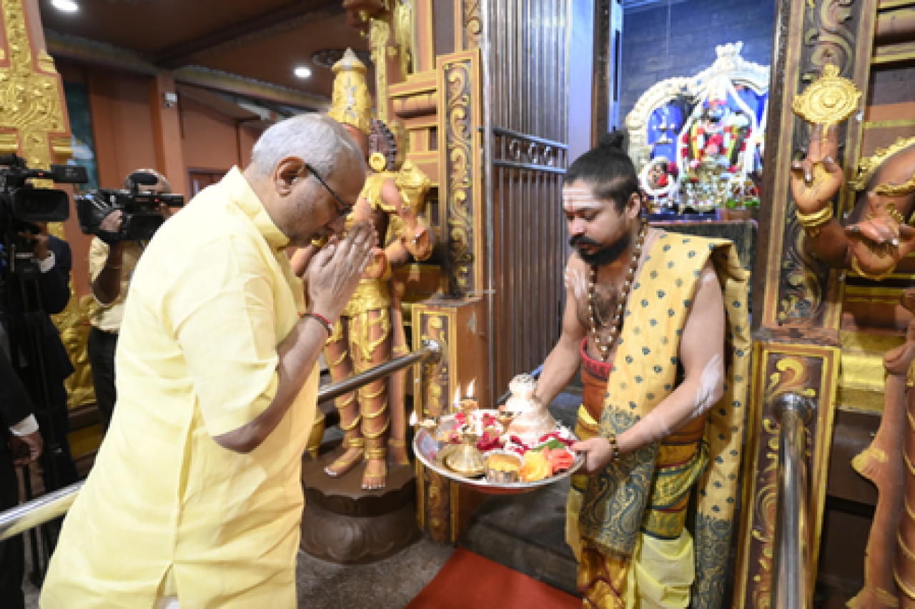 उपराष्ट्रपति सी.पी. राधाकृष्णन यांचा सीता अम्मन मंदिरात दर्शन-पूजन उपराष्ट्रपति सी.पी. राधाकृष्णन यांचा सीता अम्मन मंदिरात दर्शन-पूजन