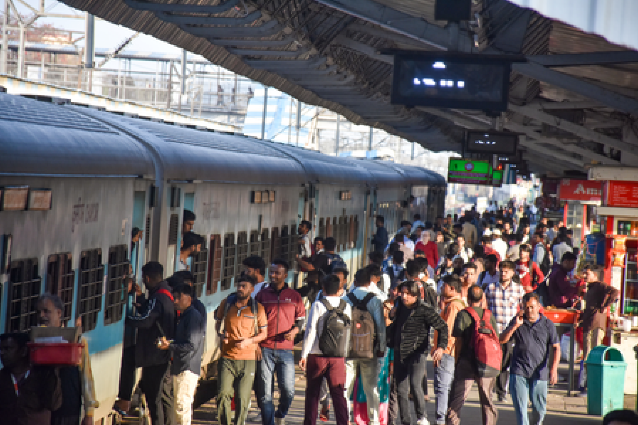ओडिशात रेल प्रशासनाच्या उपेक्षेविरुद्ध विरोध प्रदर्शन