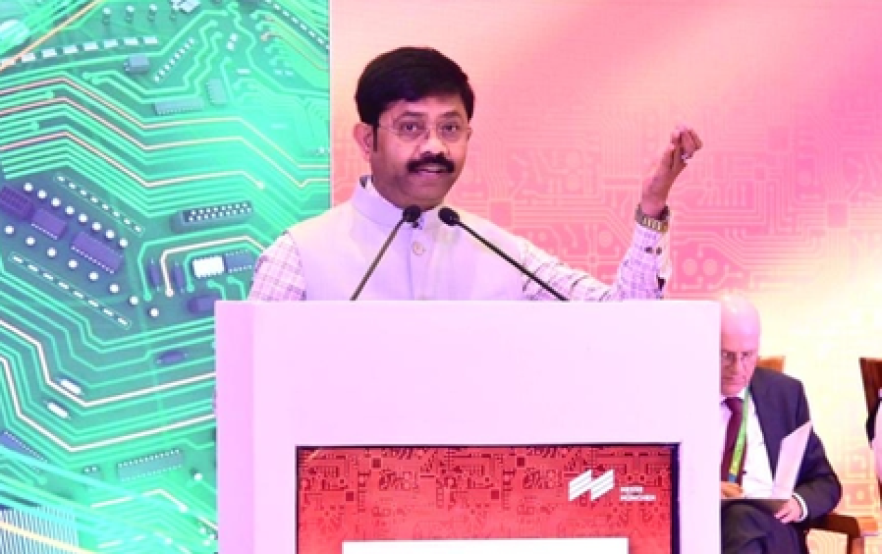 औद्योगिक शांति आणि गुंतवणूक वातावरणाचे उल्लंघन करणाऱ्यांवर कडक कारवाई: नंदी