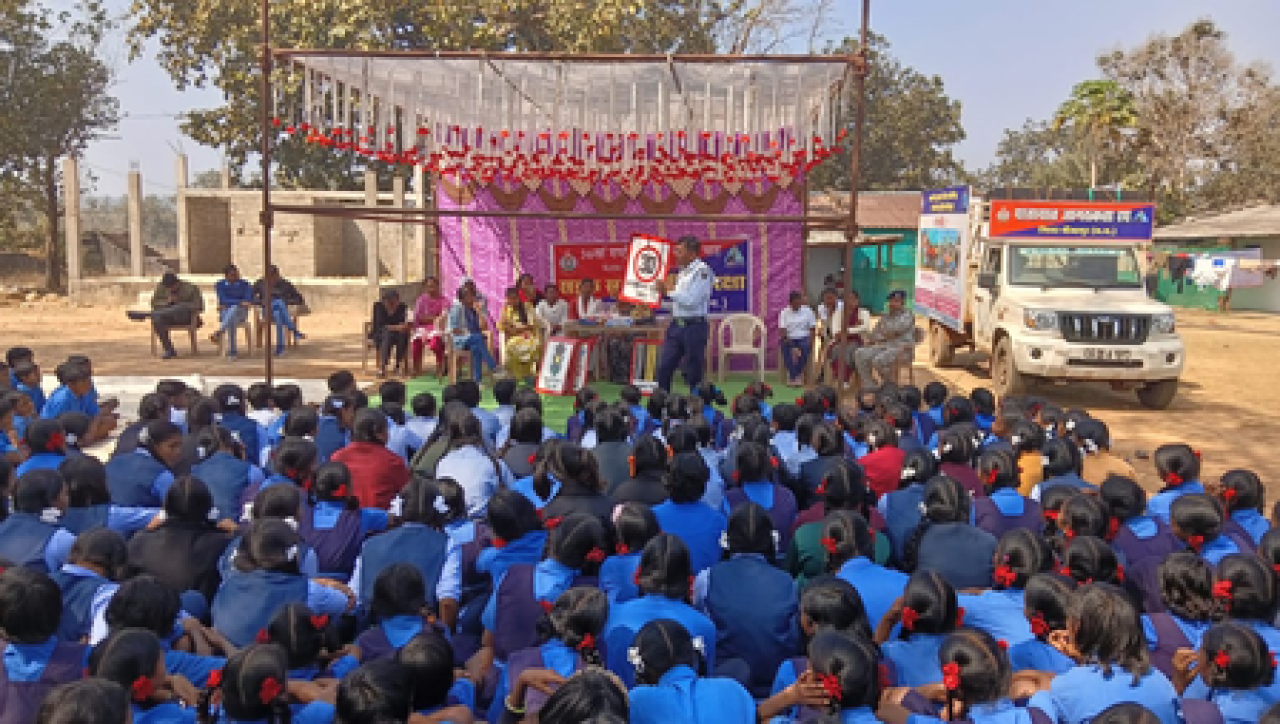 कक्षा 3 ते 8 च्या विद्यार्थ्यांसाठी नवा एआय अभ्यासक्रम लाँच