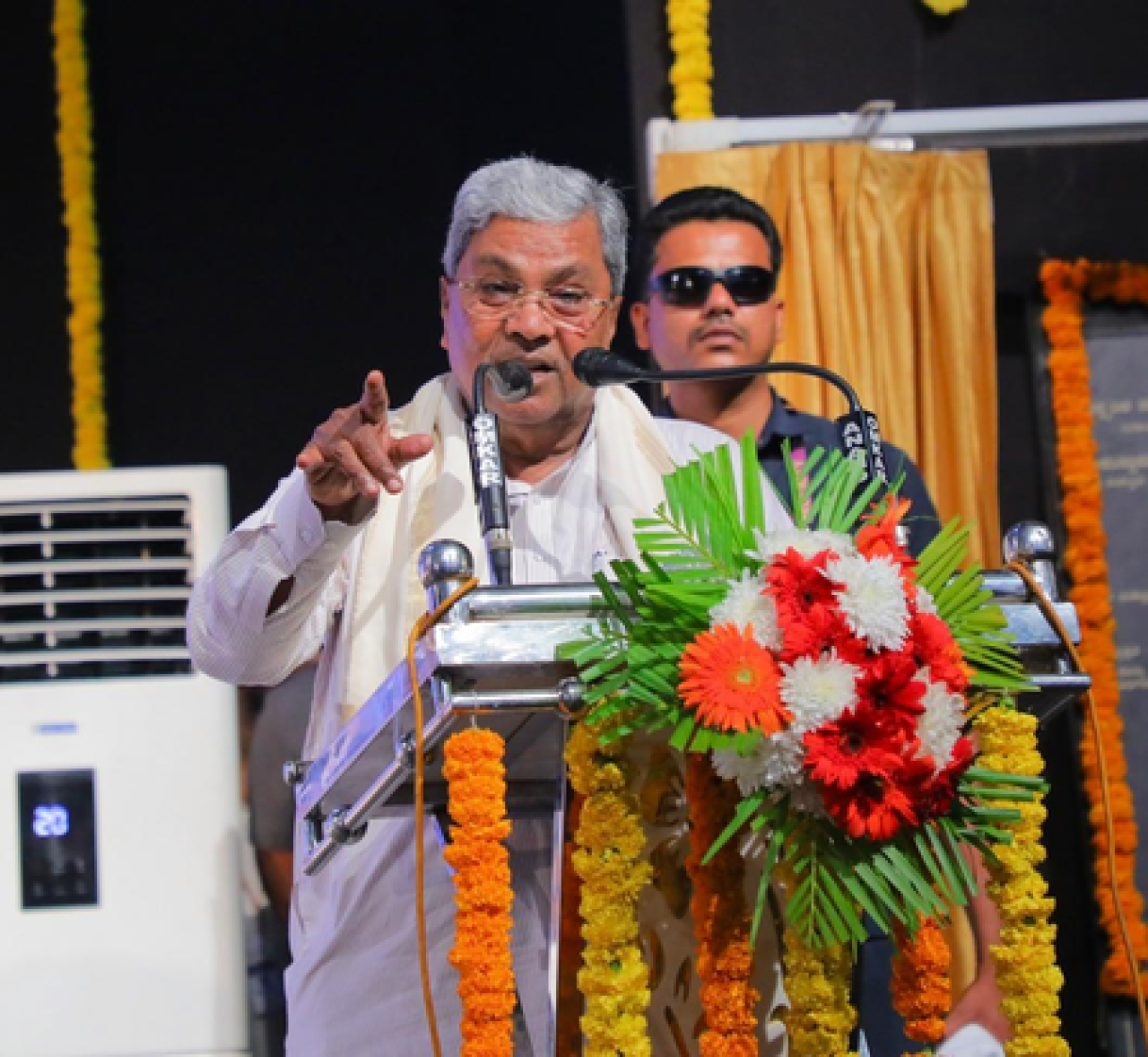 कर्नाटकमध्ये सीएम सिद्दारमैया यांचा केंद्र सरकारवर आरोप कर्नाटकमध्ये सीएम सिद्दारमैया यांचा केंद्र सरकारवर आरोप