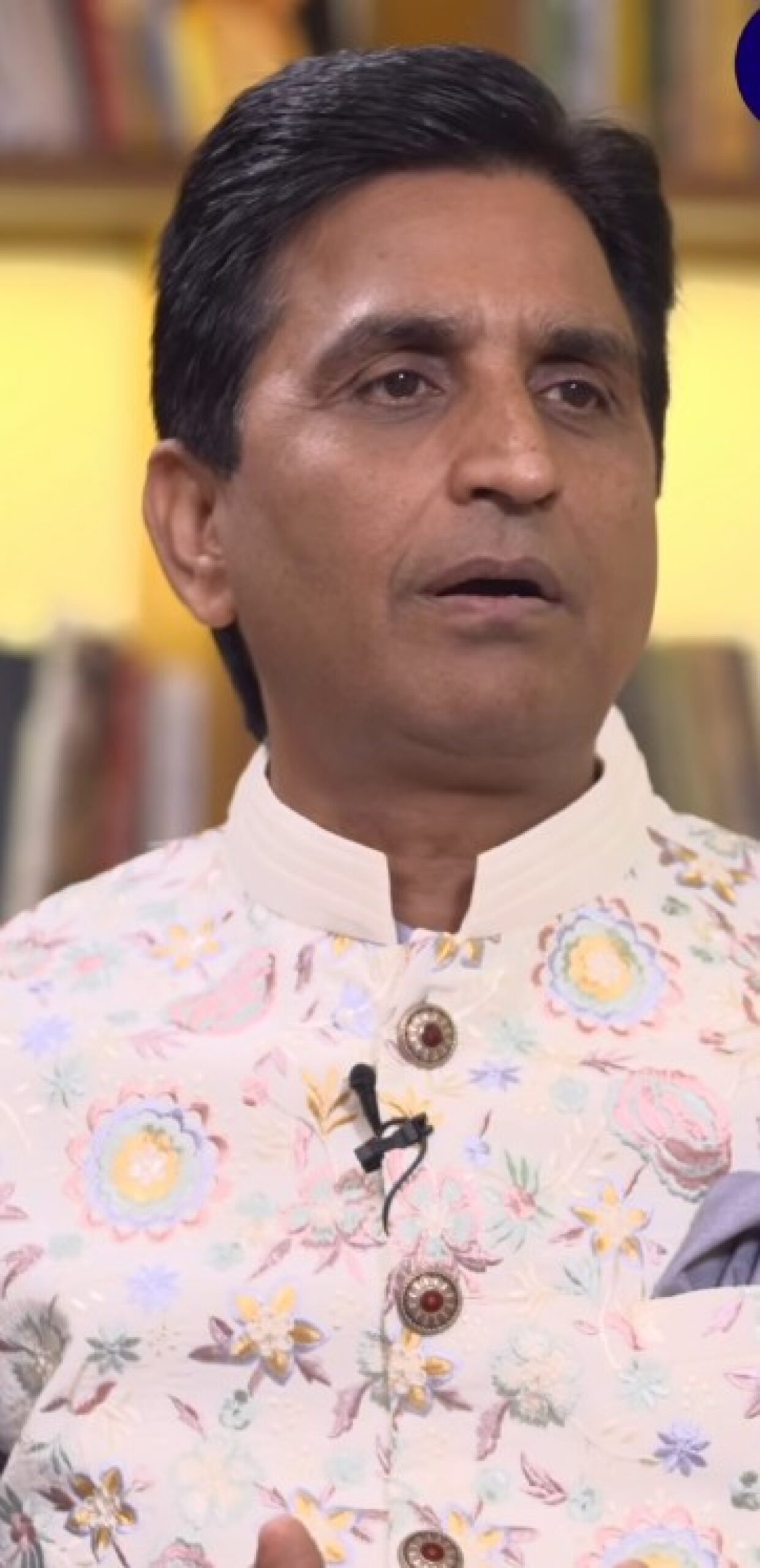 कश्मीरी पंडितांच्या विस्थापनावर कुमार विश्वास यांचे विचार