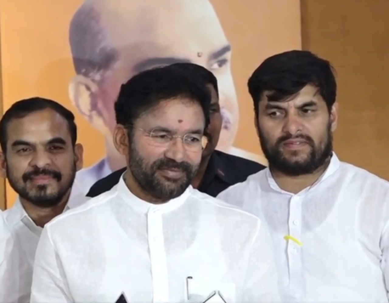 किशन रेड्डींचा केरलच्या मतदारांना संदेश: काँग्रेसच्या गारंट्या खोटी आहेत किशन रेड्डींचा केरलच्या मतदारांना संदेश: काँग्रेसच्या गारंट्या खोटी आहेत