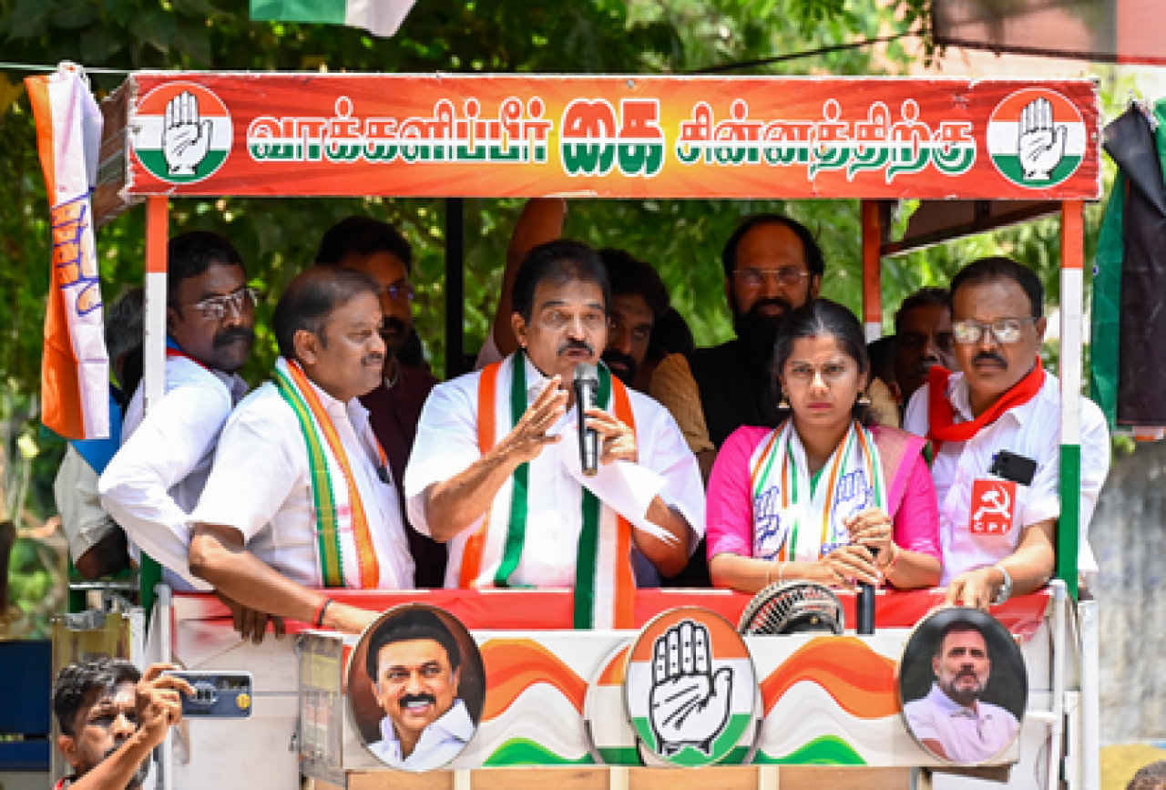 केरल: काँग्रेसने निवडणूक आयोगावर पक्षपातीपणाचा आरोप केला केरल: काँग्रेसने निवडणूक आयोगावर पक्षपातीपणाचा आरोप केला
