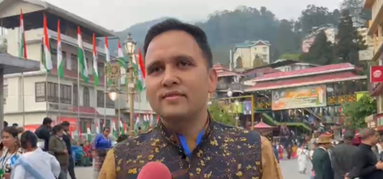 गंगटोकमध्ये उत्सव, मोदींच्या भेटीने वाढला आनंद