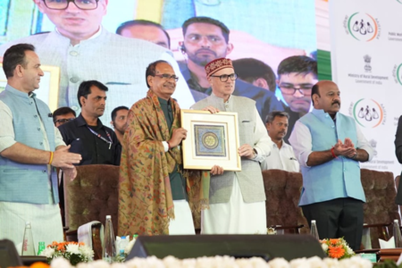 जम्मू-कश्मीरसाठी 8,000 कोटींच्या रस्त्यांच्या प्रकल्पांना मंजुरी जम्मू-कश्मीरसाठी 8,000 कोटींच्या रस्त्यांच्या प्रकल्पांना मंजुरी