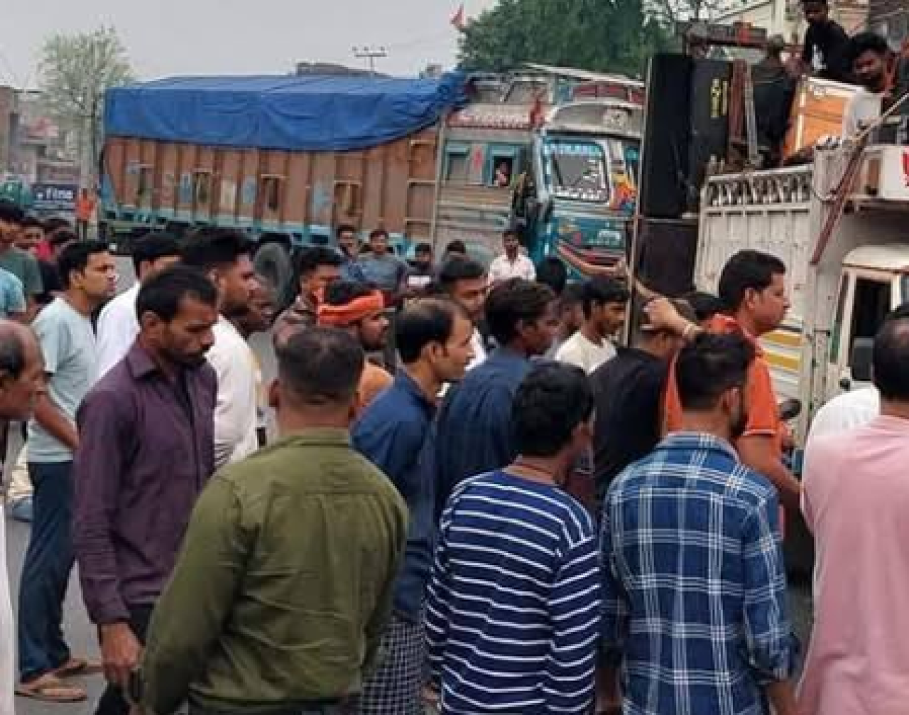 झारखंड: चतरा येथे हायवाने कुचलून व्यक्तीचा मृत्यू, 8 तासांपासून रस्ता जाम