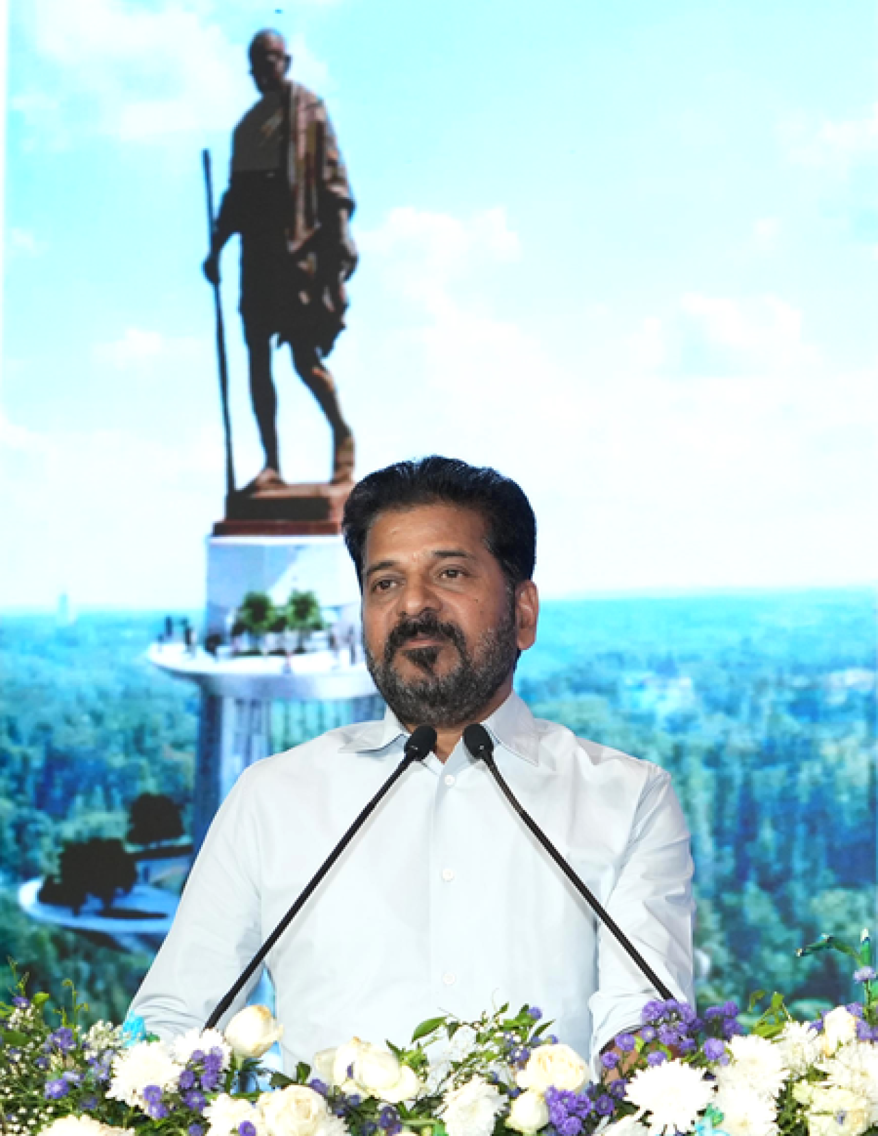 तेलंगानामध्ये प्रति व्यक्ती आय सर्वाधिक, रेवंत रेड्डीने केरल सीएमवर आरोप केला