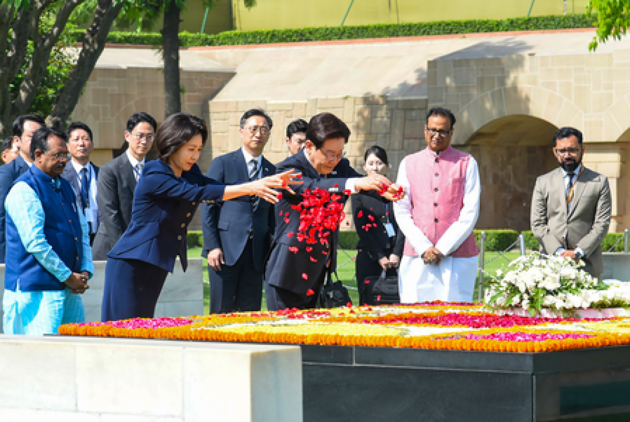दक्षिण कोरिया की फर्स्ट लेडी किम हे क्यूंगचा भारत दौरा दक्षिण कोरिया की फर्स्ट लेडी किम हे क्यूंगचा भारत दौरा