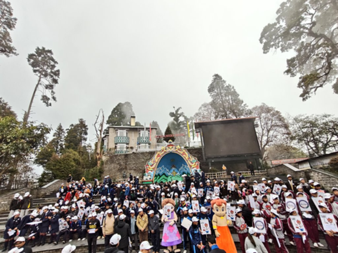 दार्जिलिंगमध्ये मतदाता जागरूकता वॉकथॉनचे आयोजन