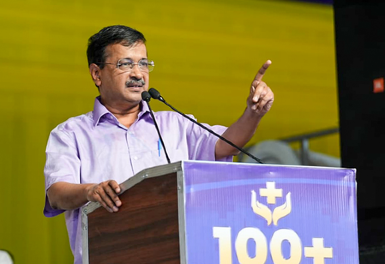 दिल्ली उच्च न्यायालयाने केजरीवालच्या याचिकेवर नोटिस जारी केला