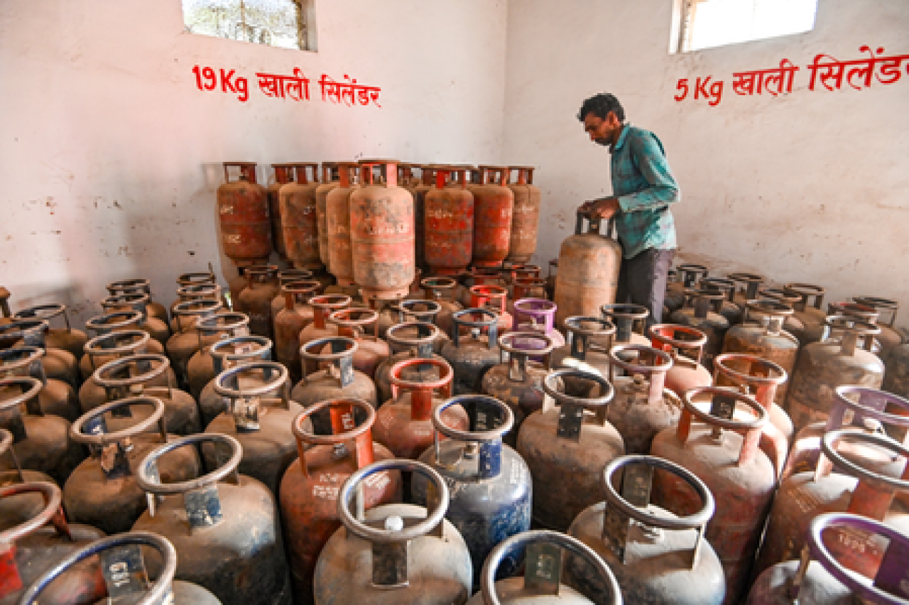 देशात एलपीजीची पुरवठा सामान्य, दररोज 28 लाख सिलेंडर वितरित: इंडियन ऑयल