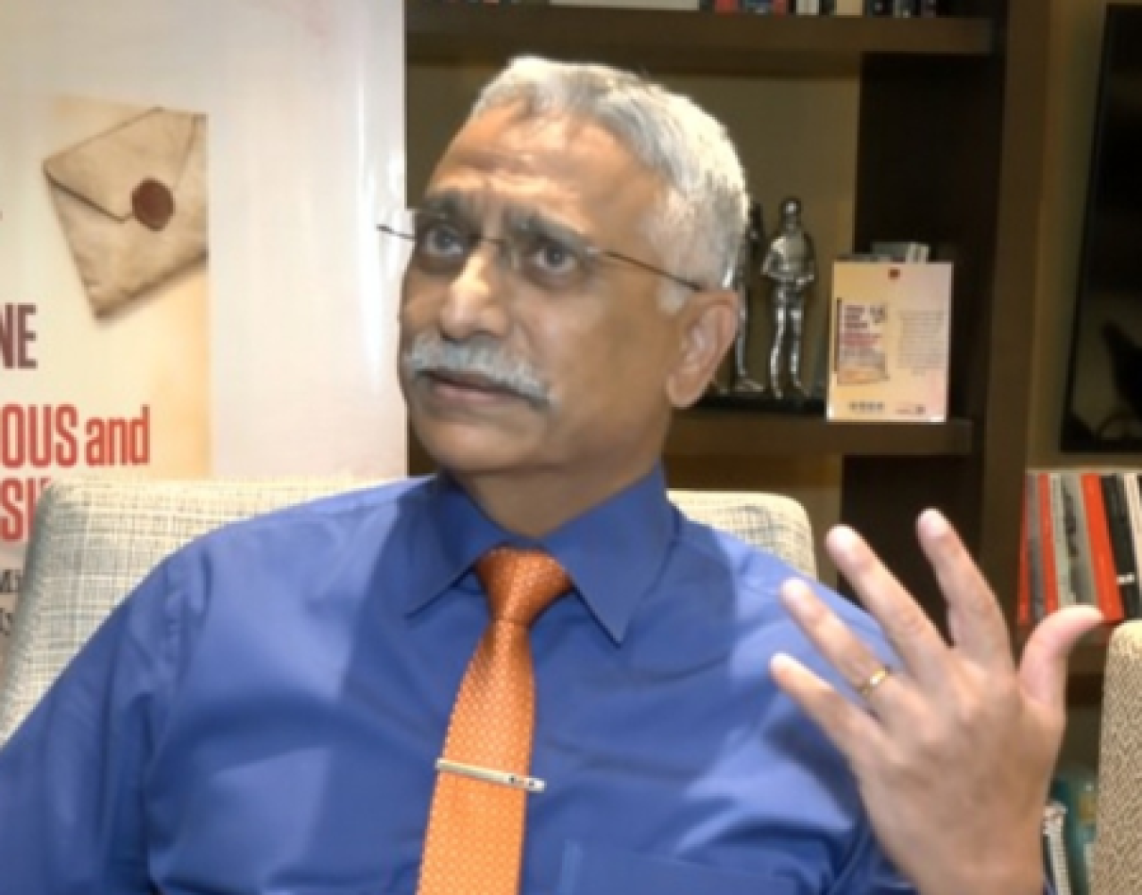 नरवणे: माझ्या पुस्तकाची अंतिम प्रत पाहिली नाही, सार्वजनिक प्रत संदिग्ध आहे