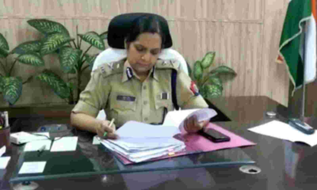 नोएडामध्ये श्रमिकांचे तीव्र प्रदर्शन, 200 हून अधिक लोकांना अटक