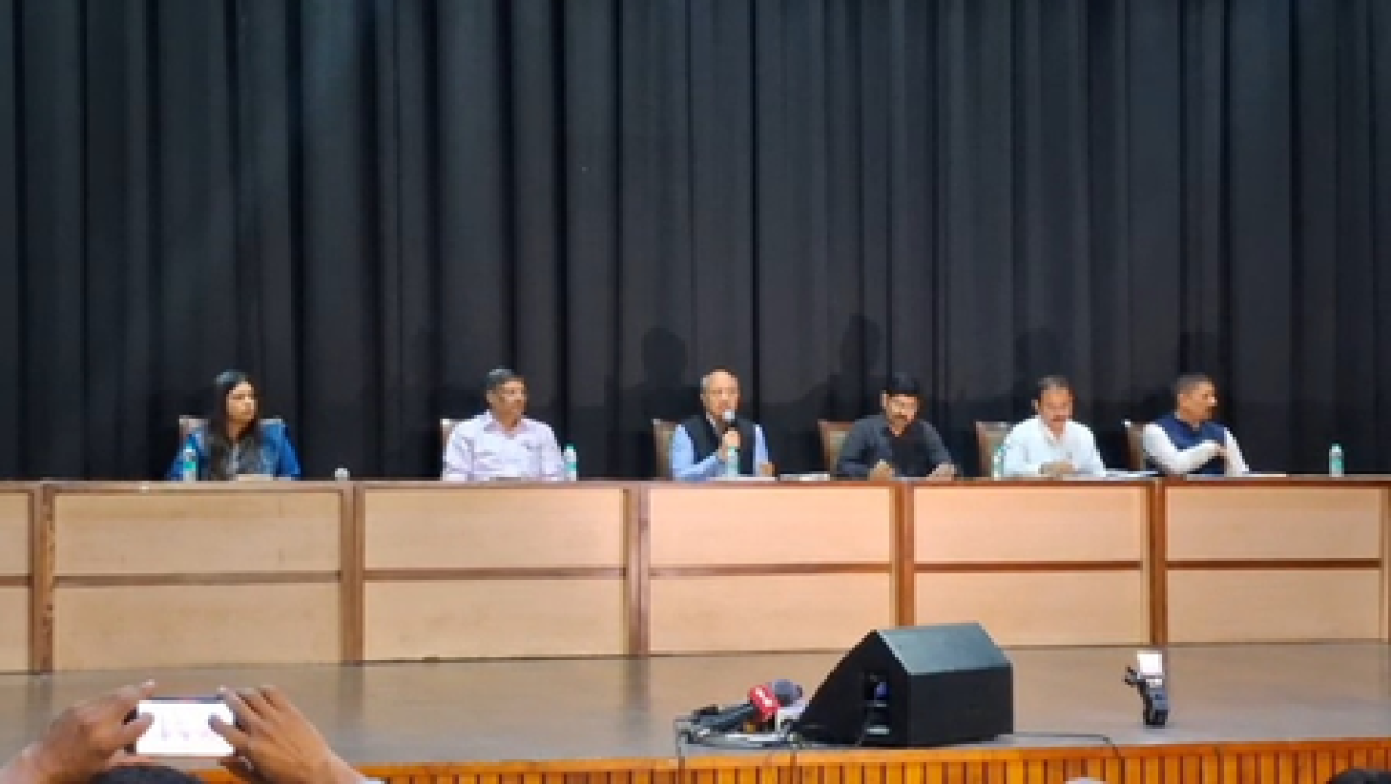 नोएडामध्ये श्रमिकांच्या वेतन वाढीचा निर्णय, हिंसाचारावर कडक कारवाईची तयारी