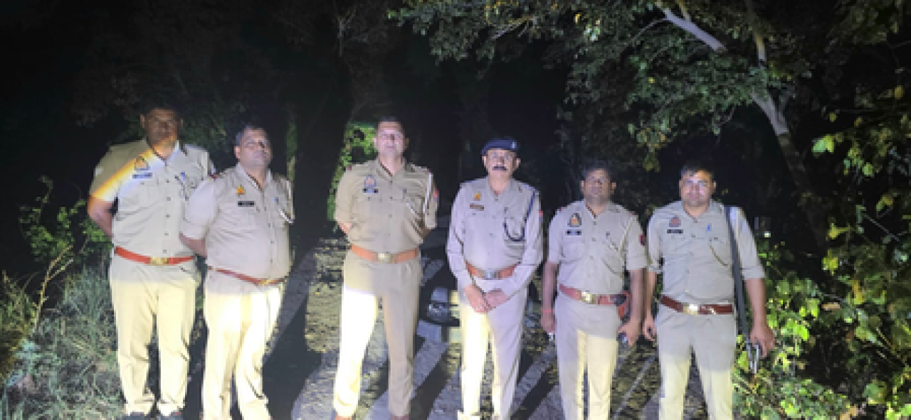 बरसाना येथे पोलिसांची बदमाशांशी मुठभेड़, एक जखमी, दुसरा अटक