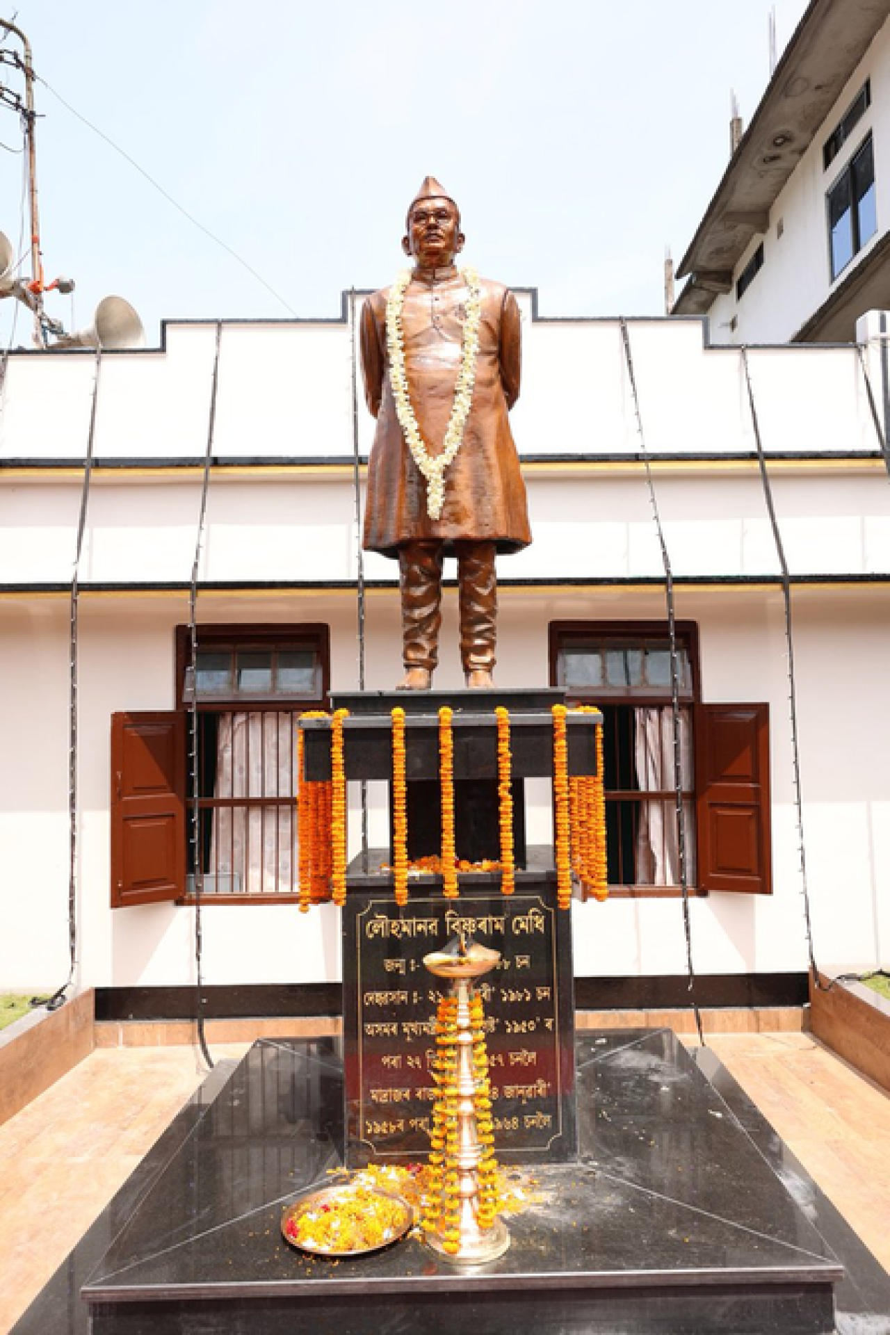 बिष्णुराम मेधी यांना हिमंत सरमा यांची श्रद्धांजलि