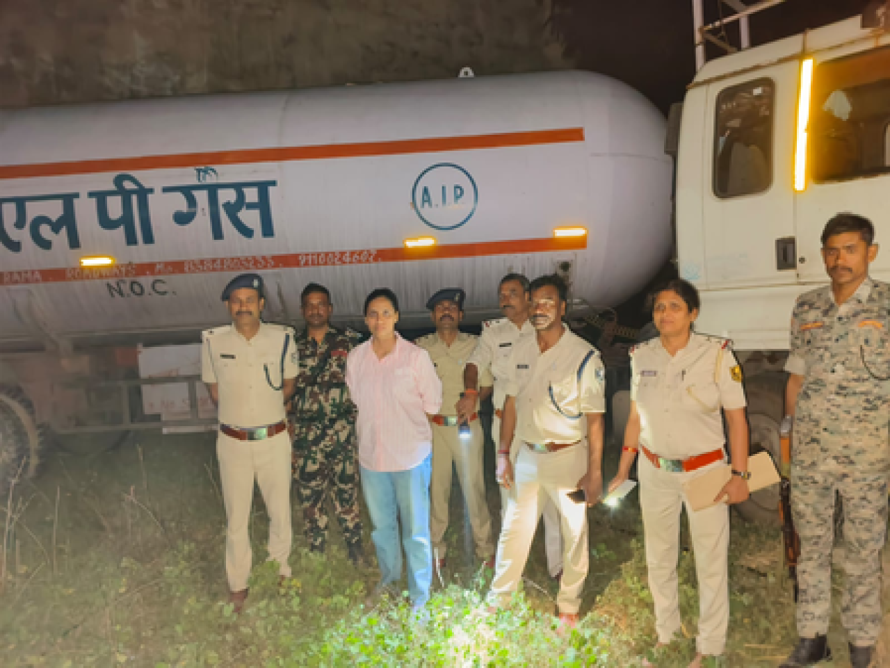 बिहारमध्ये अवैध गॅस रिफिलिंगचा मोठा गजाआड, 54 गॅस सिलेंडर जप्त