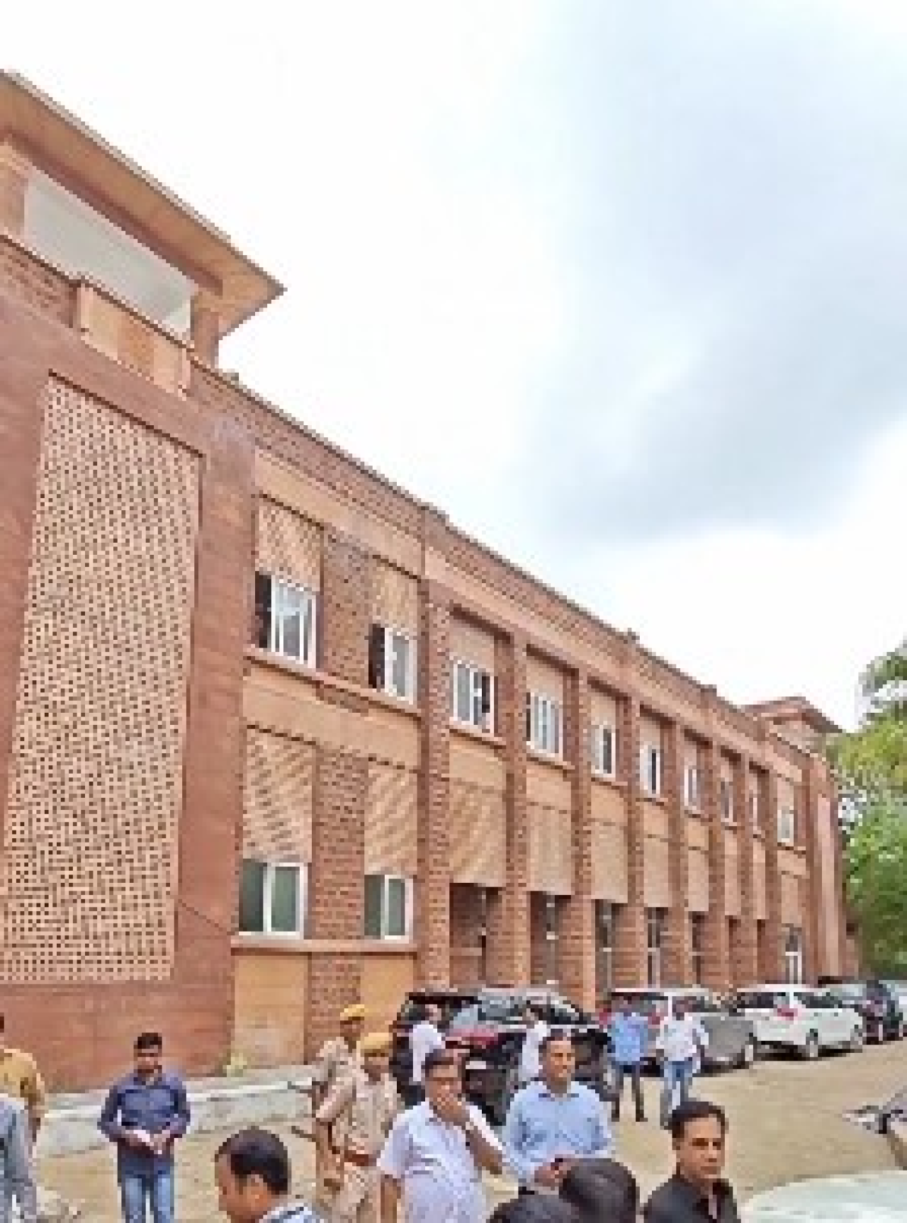 भाजपाला शिक्षण आणि ज्ञानाचा तिरस्कार: अशोक गहलोत