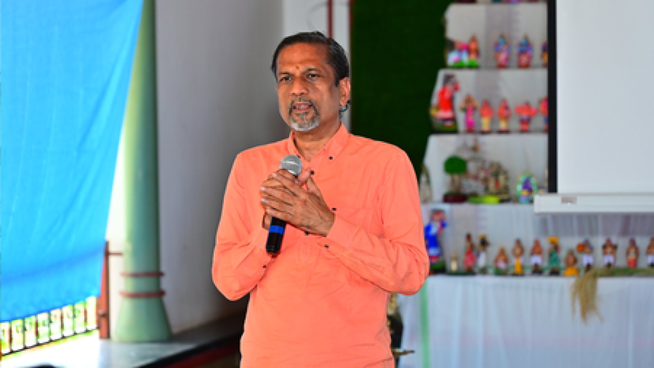 भारत लौटने की अपील, श्रीधर वेम्बु का संदेश भारत लौटने की अपील, श्रीधर वेम्बु का संदेश