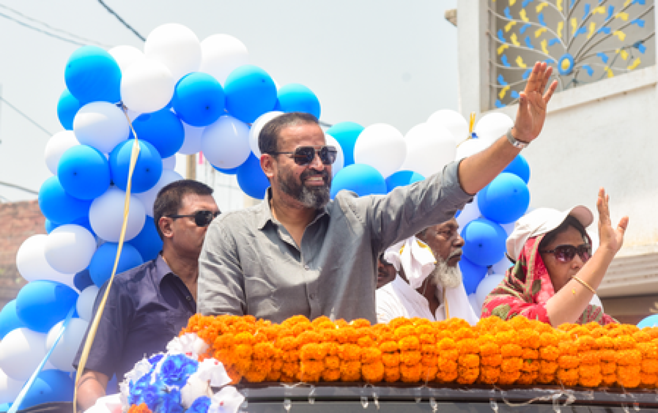 ममता दीदीच्या विकासावर जनता विश्वास ठेवते: यूसुफ पठान ममता दीदीच्या विकासावर जनता विश्वास ठेवते: यूसुफ पठान