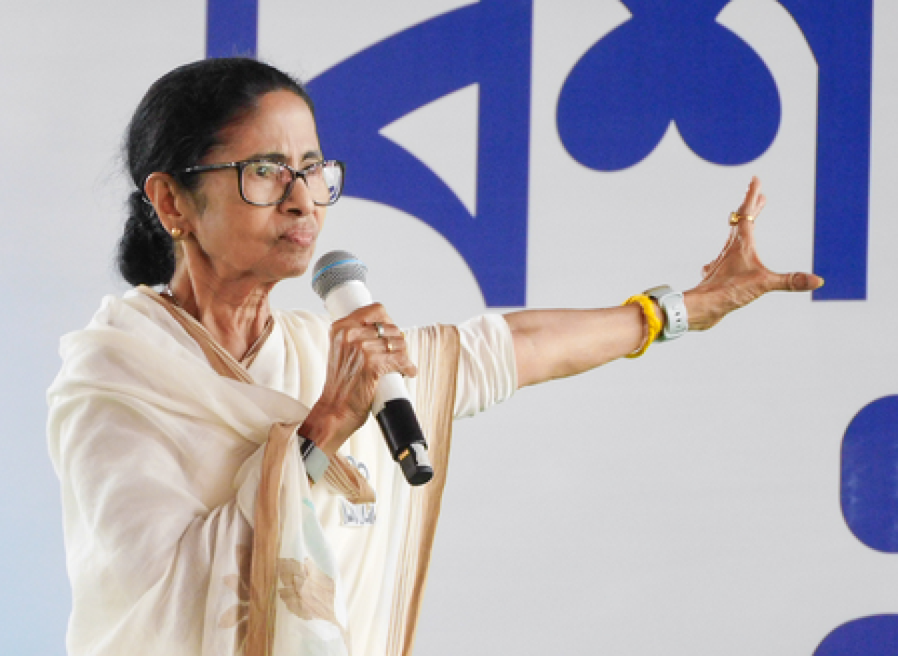 ममता बनर्जीने काँग्रेसवर एसआईआर विरोधी आंदोलनात साथ न देण्याचा आरोप केला
